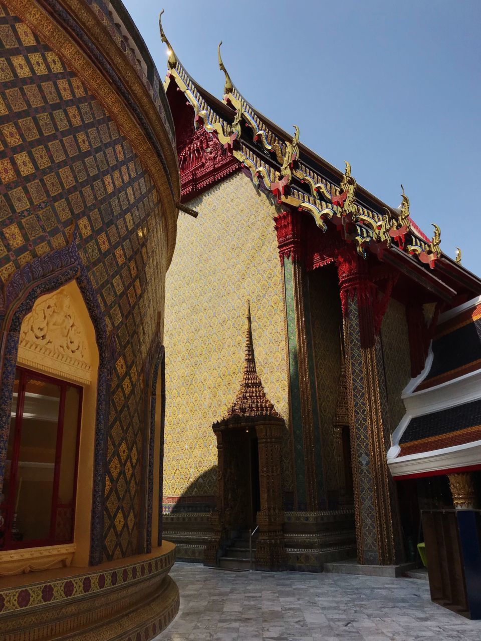 LOW ANGLE VIEW OF TEMPLE AGAINST SKY