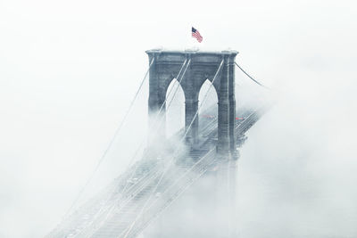 Brooklyn bridge in fog