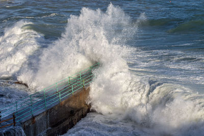 Waves splashing in sea