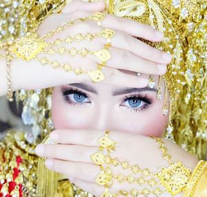 Woman with indonesian traditional clothing