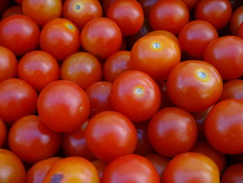 Full frame shot of oranges at market