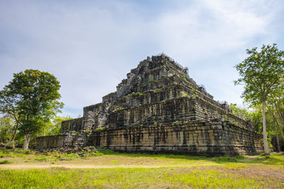Prasat thom, koh ker temple ruins, cambodia
