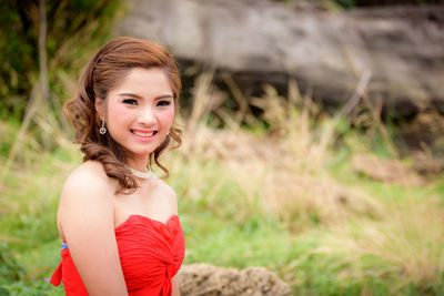 Portrait of a smiling young woman