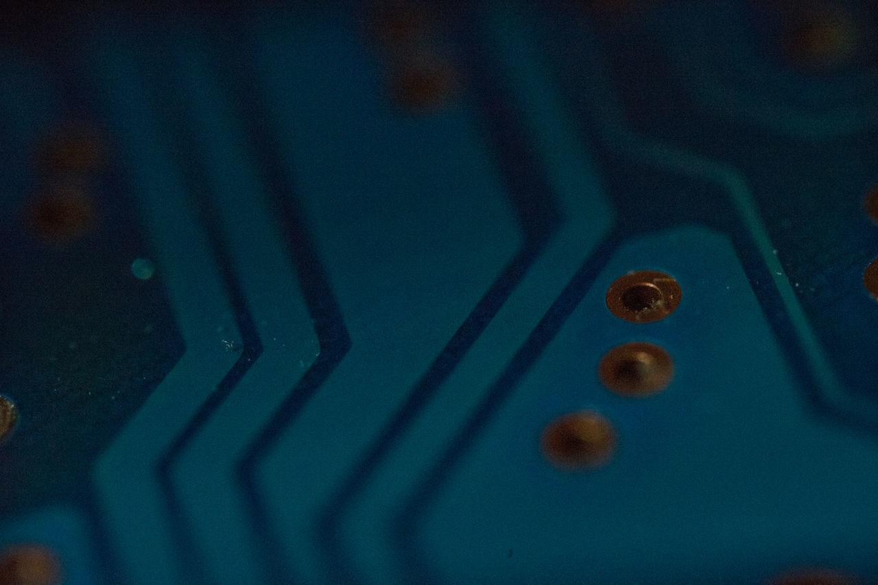 FULL FRAME SHOT OF BLUE METAL