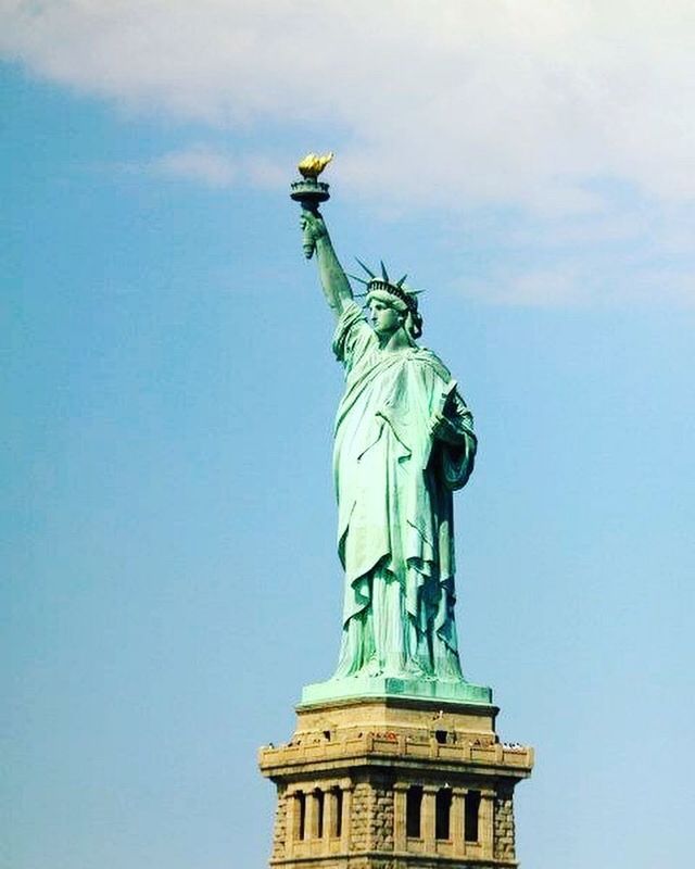 LOW ANGLE VIEW OF STATUE OF A BUILDING