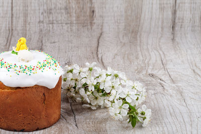Flower vase on table
