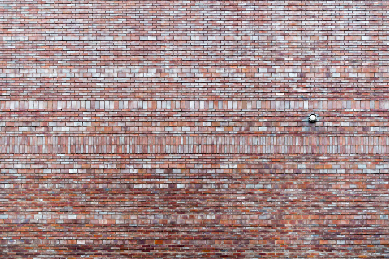 FULL FRAME SHOT OF BRICK WALL