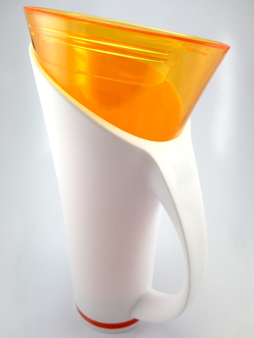 CLOSE-UP OF ORANGE JUICE