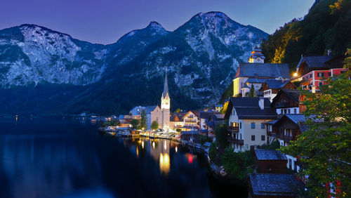 Night scenery of hallstatt austria