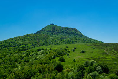 View from the puy-pariou volcano hiking trail