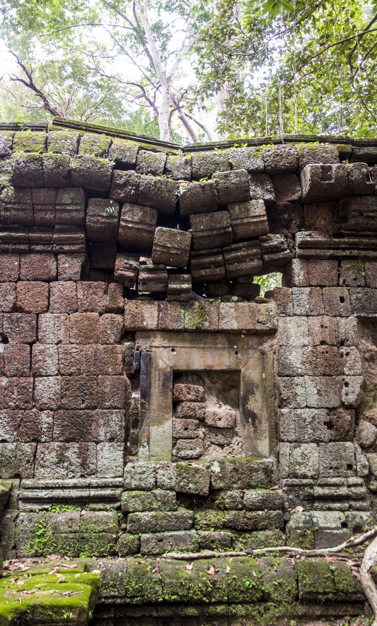 LOW ANGLE VIEW OF OLD RUIN BUILDING