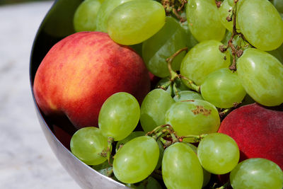 Close-up of apples in bowl