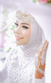 Portrait of a smiling young woman