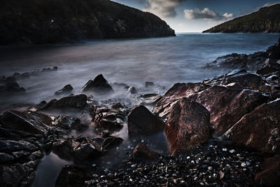 Port qiun long exposure over rocks