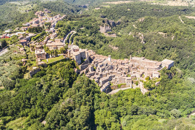 Aerial view of the medieval town of sorano in the province of grosseto on the hills of the tuscan 