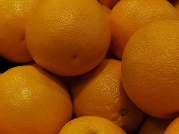 Close-up of oranges