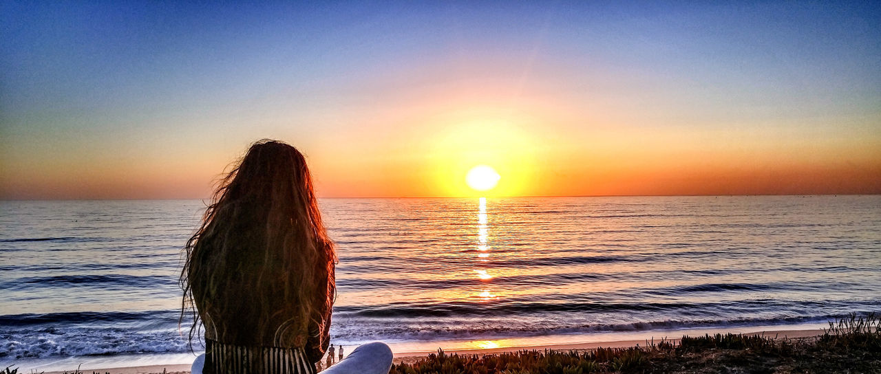 sea, sunset, water, horizon over water, sun, tranquil scene, scenics, tranquility, beauty in nature, beach, orange color, nature, idyllic, clear sky, sky, sunlight, shore, rippled, silhouette, ocean