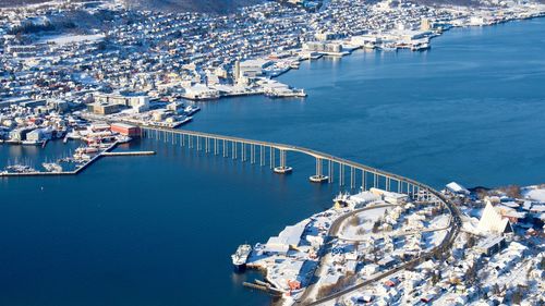 Connecting two parts of a city