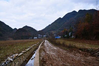 Road leading towards mountains