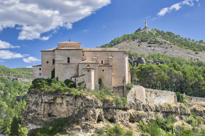 Antiguo monasterio de san pablo del siglo xvi hoy en día reconvertido en parador nacional de turismo