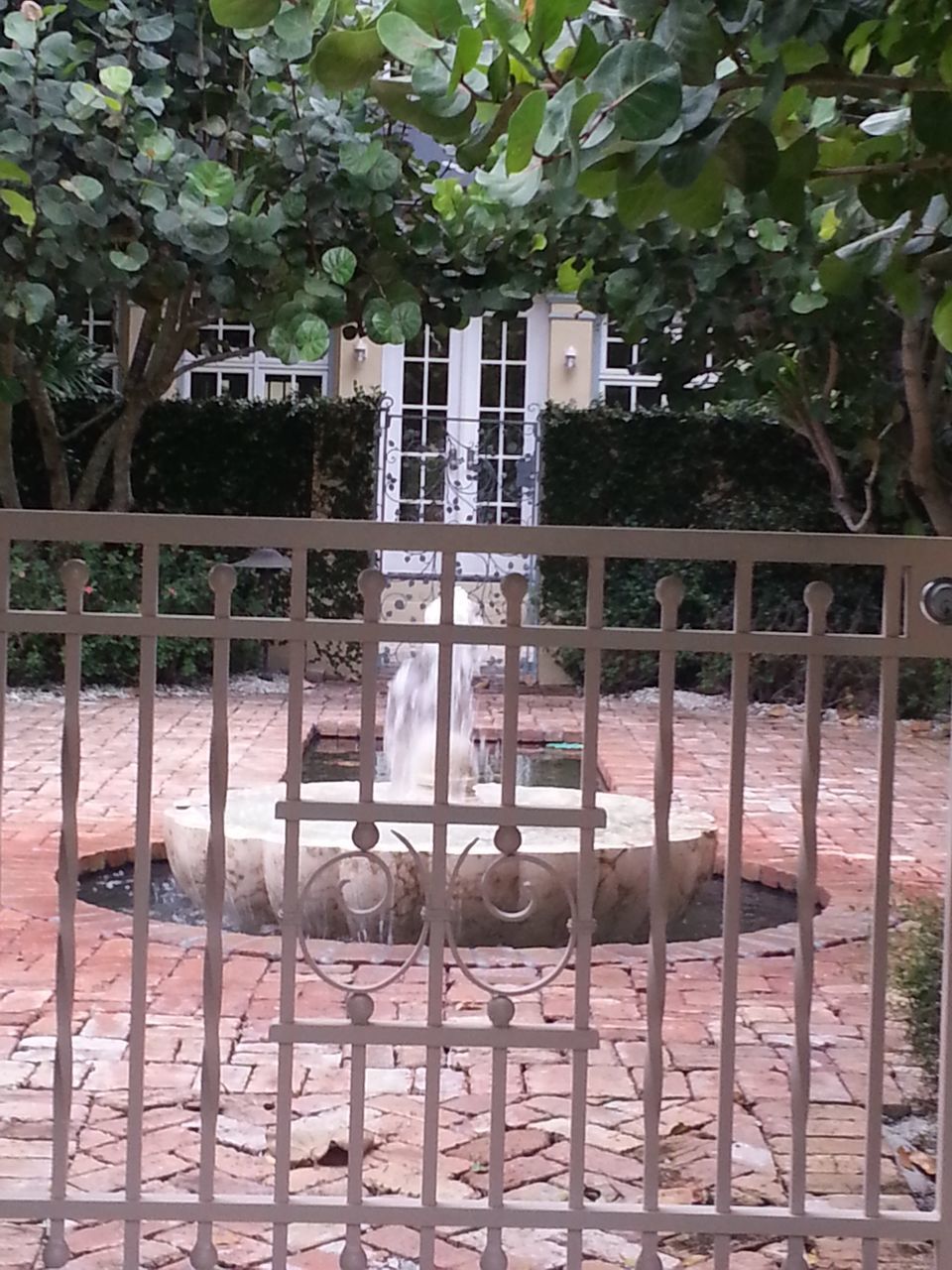 VIEW OF AN CAGE IN ZOO