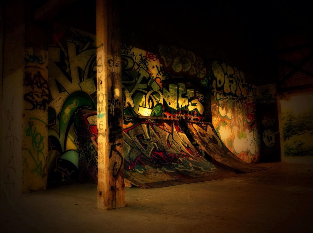 graffiti, indoors, built structure, wall - building feature, abandoned, architecture, obsolete, wall, old, house, deterioration, art, night, damaged, messy, creativity, art and craft, run-down, no people, door