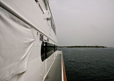 Cruise ship in sea against sky