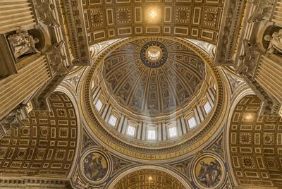 Interior of st peters basilica