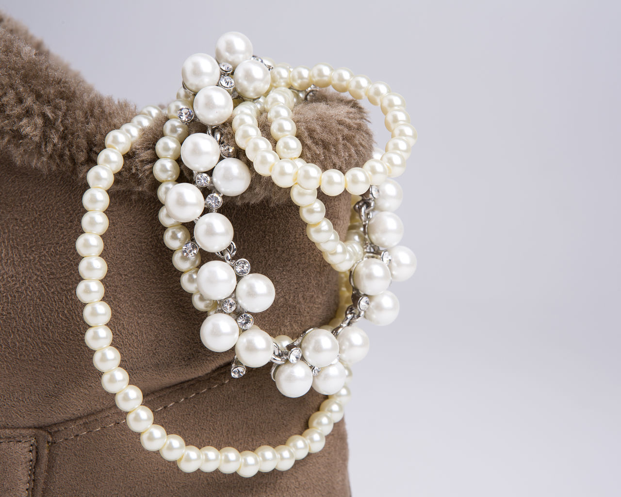jewelry, necklace, luxury, wealth, pearl, pearl jewelry, fashion, studio shot, elegance, jewellery, personal accessory, indoors, close-up, chain, gemstone, diamond, bead, no people, glamour, bracelet, fashion accessory, white