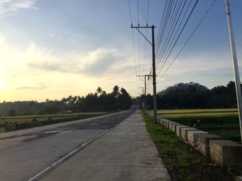 Road passing through field