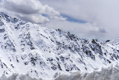 Landscape of snowy mountain peaks in india. mountains captured in snow great place for winter sports