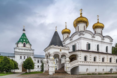 Trinity cathedral in ipatiev monastery in kostroma, russia