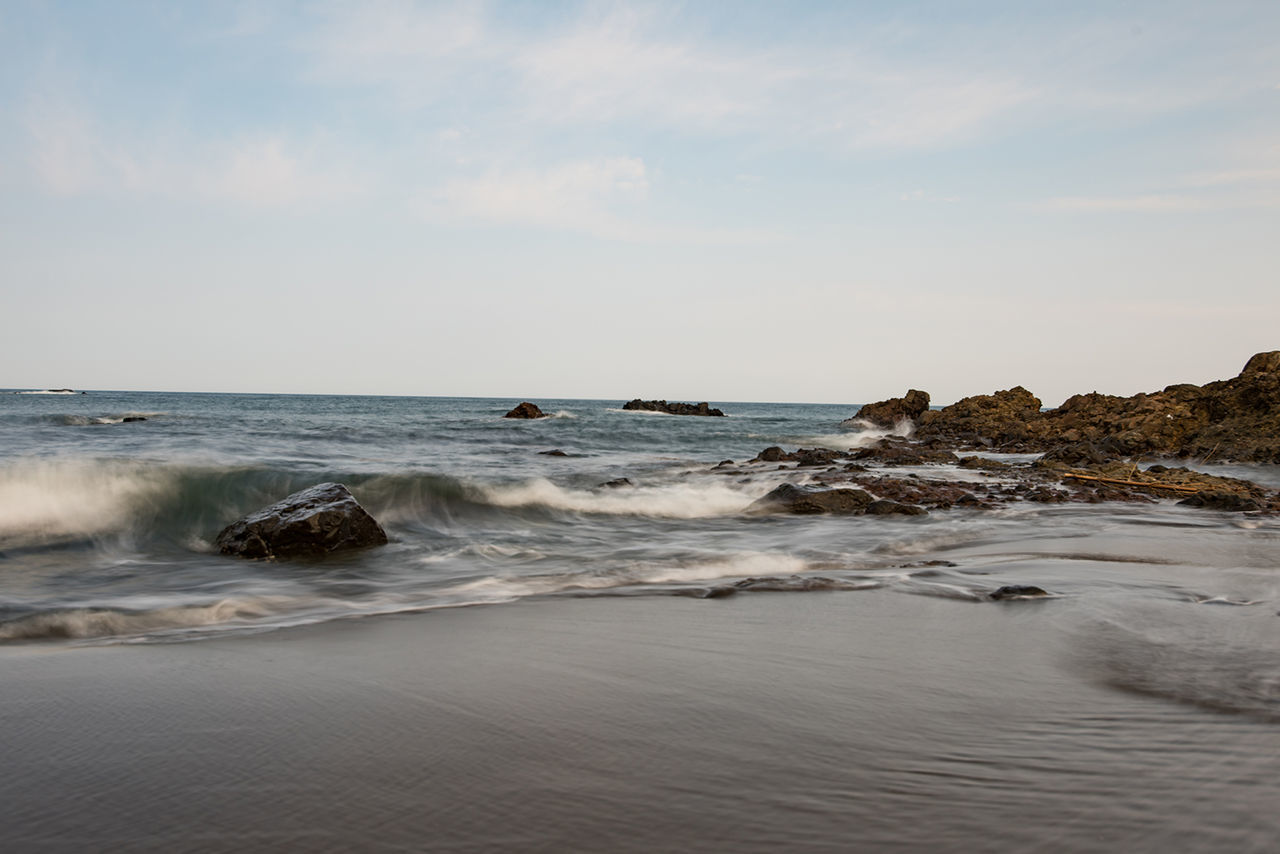 sea, nature, beauty in nature, sky, scenics, water, horizon over water, tranquility, wave, no people, motion, outdoors, day