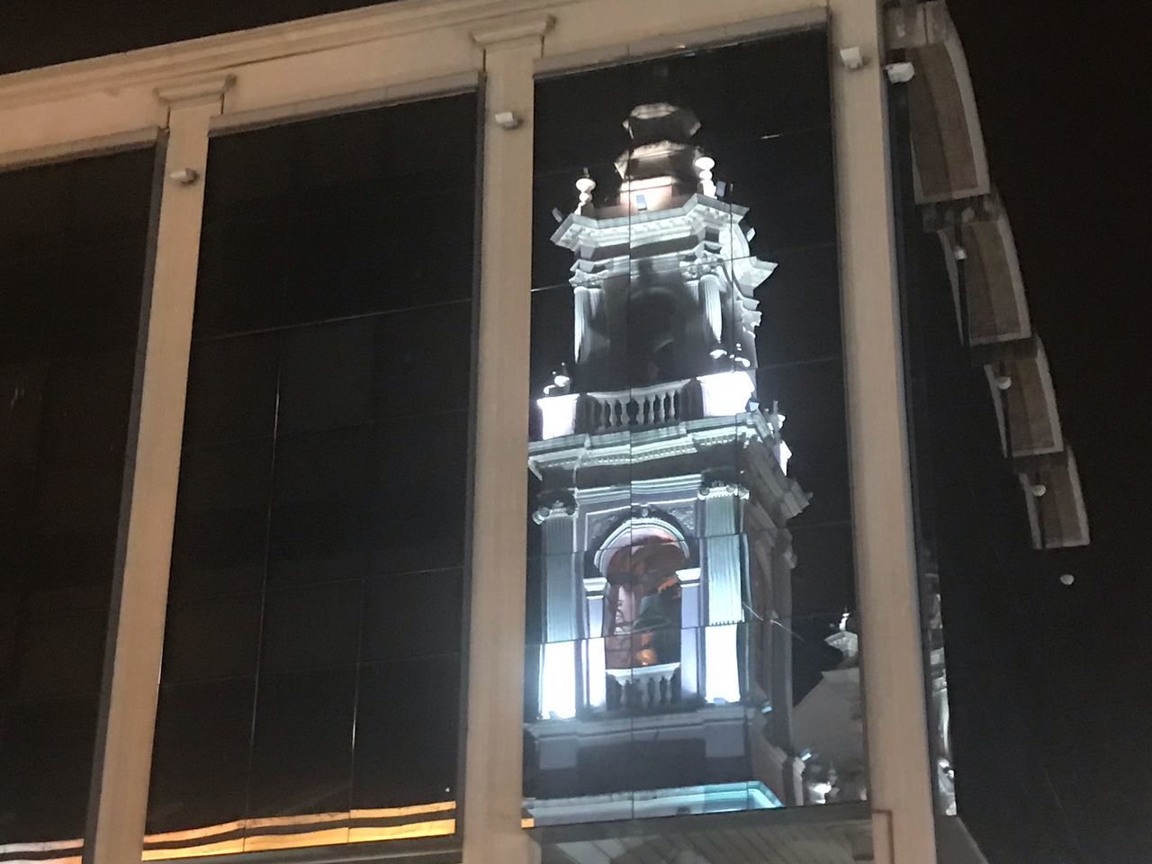 LOW ANGLE VIEW OF STATUES ON BUILDING