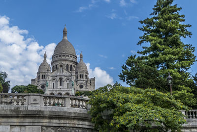 The basilica of montmartre in paris