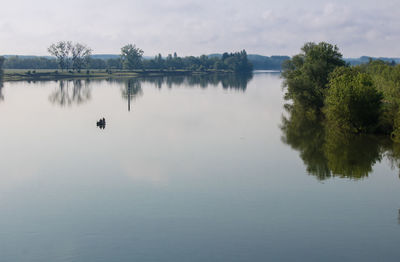The saône river in spring in saône-et-loire