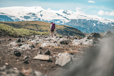 Famle backpacker on laugavegur trail near thorsmork