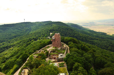 Kyffhauserdenkmal mit kaiser barbarossa against sky