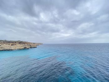 Scenic view of sea against sky , côte des îles baléares en espagne 