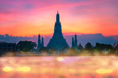 Wat arun temple of dawn in bangkok landmark of thailand after restoration, 2018