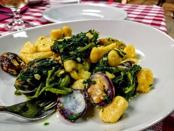 Gnocchi with broccoli and clams