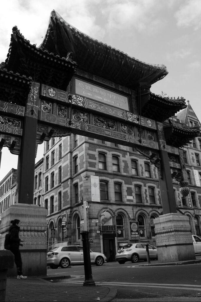 LOW ANGLE VIEW OF BUILT STRUCTURE AGAINST SKY