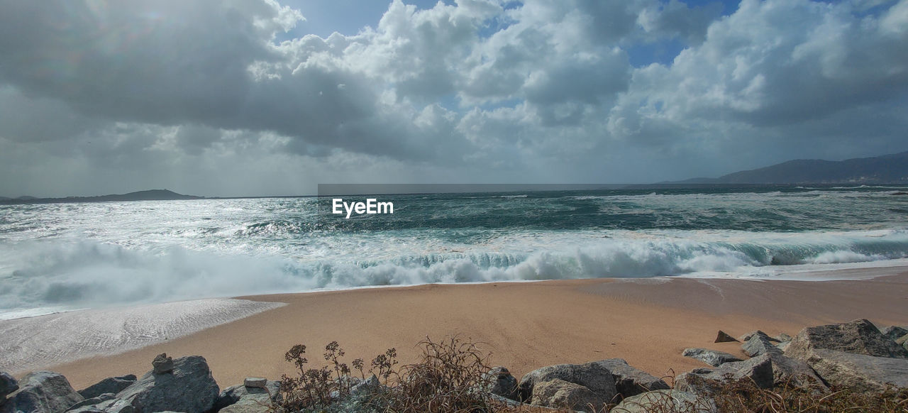 PANORAMIC SHOT OF SEA AGAINST SKY