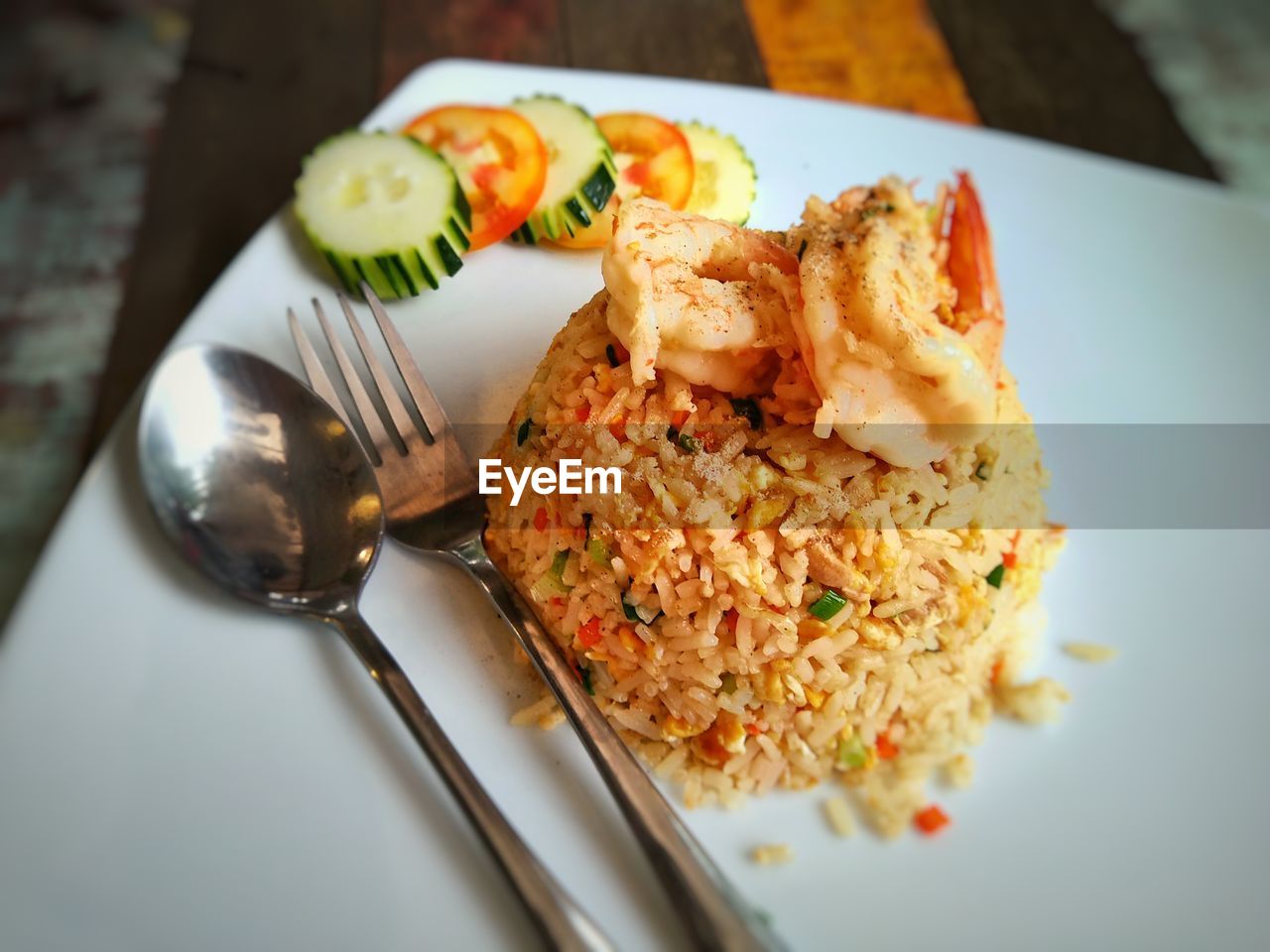 HIGH ANGLE VIEW OF FOOD SERVED IN PLATE