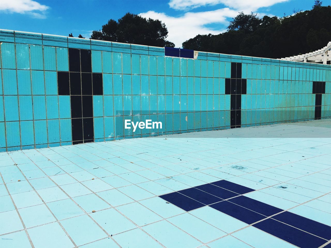 VIEW OF SWIMMING POOL AGAINST THE SKY