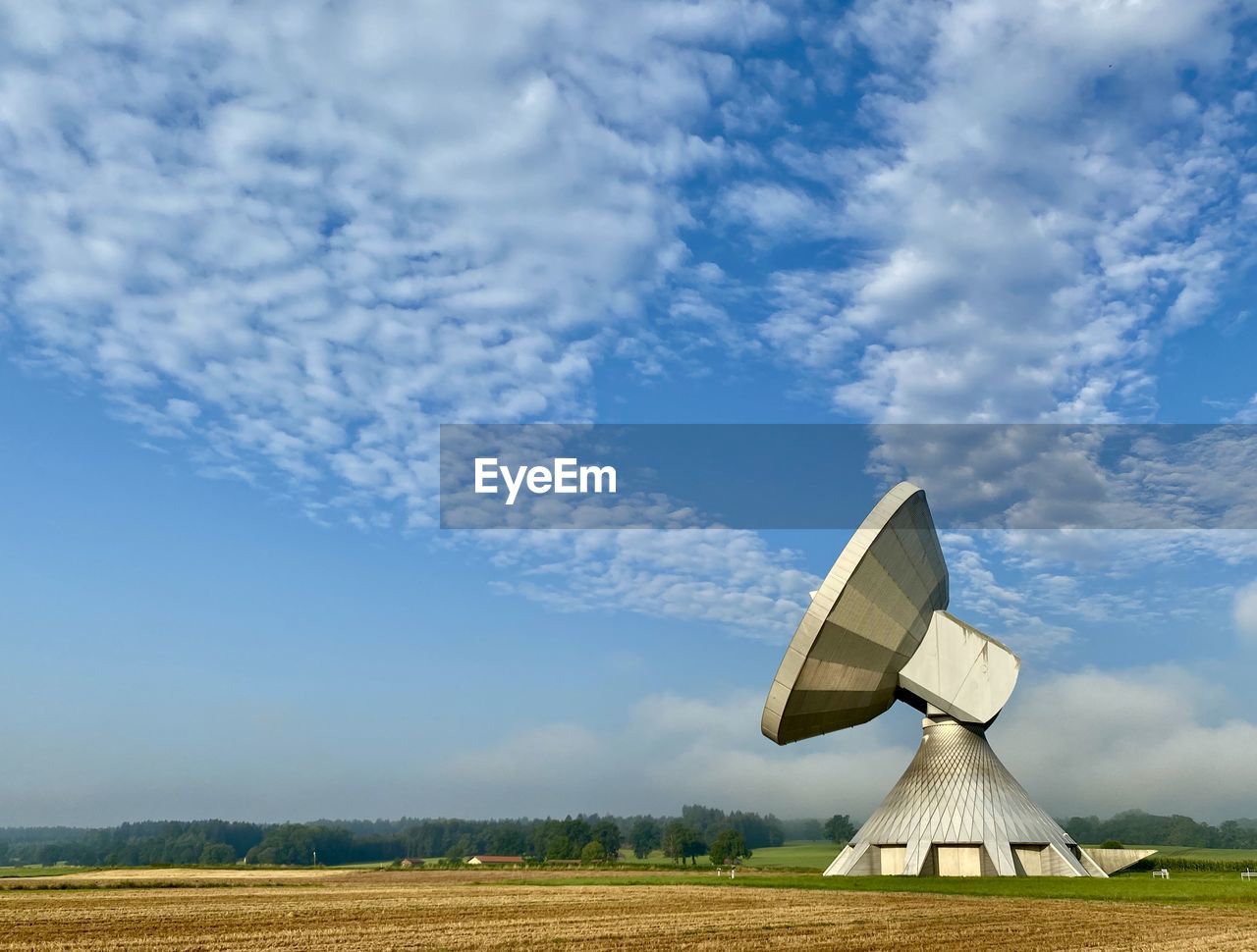 Radio teleskope sending its message to the sky
