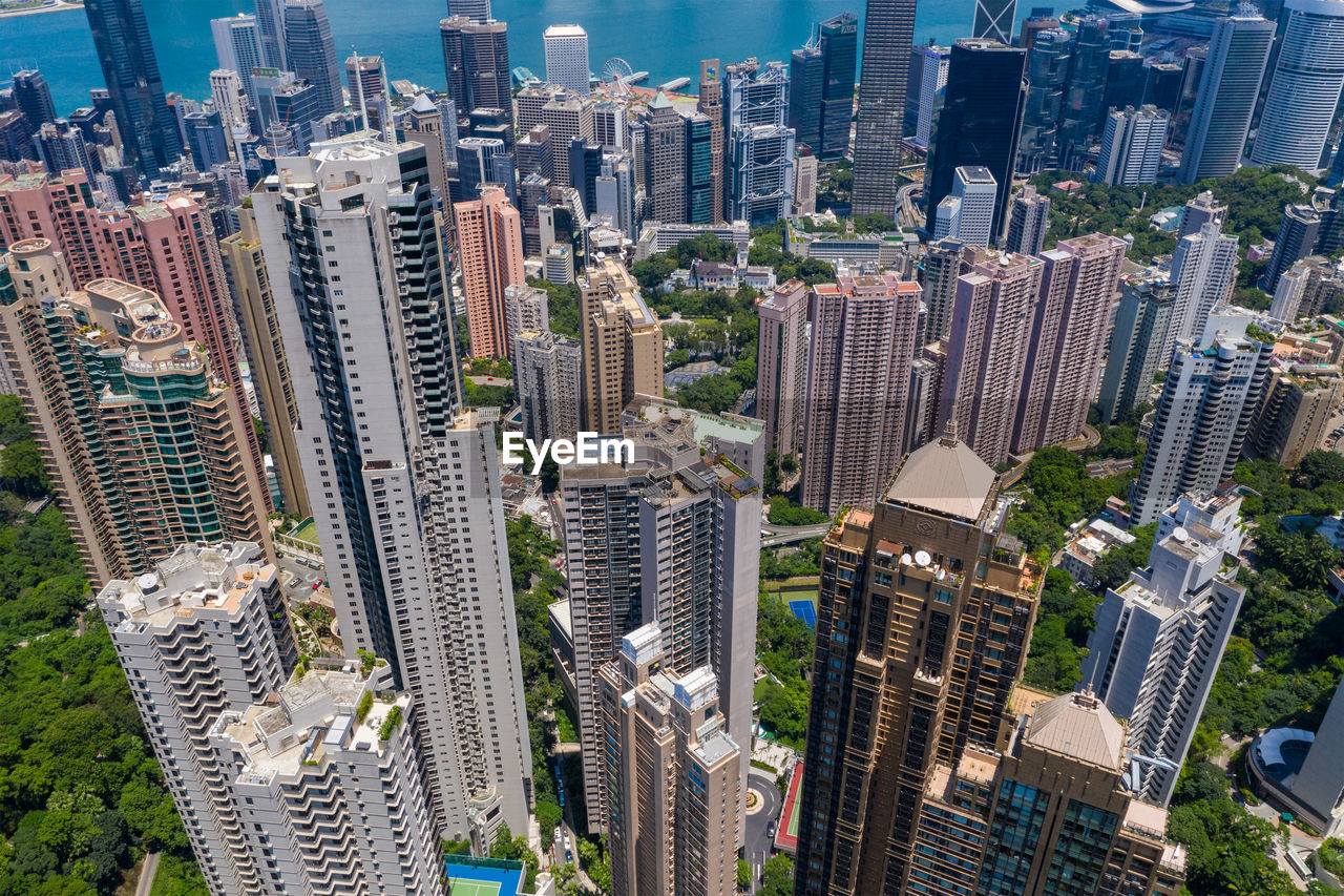 HIGH ANGLE VIEW OF BUILDINGS IN CITY