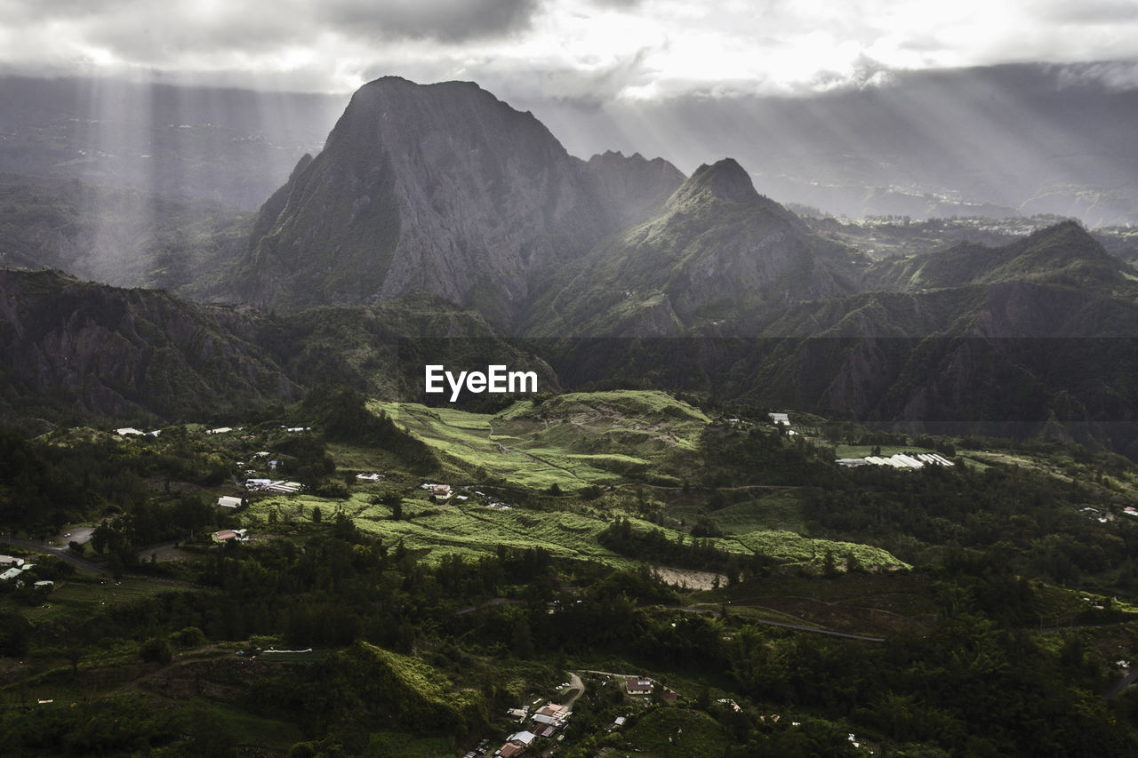 SCENIC VIEW OF MOUNTAIN AGAINST SKY