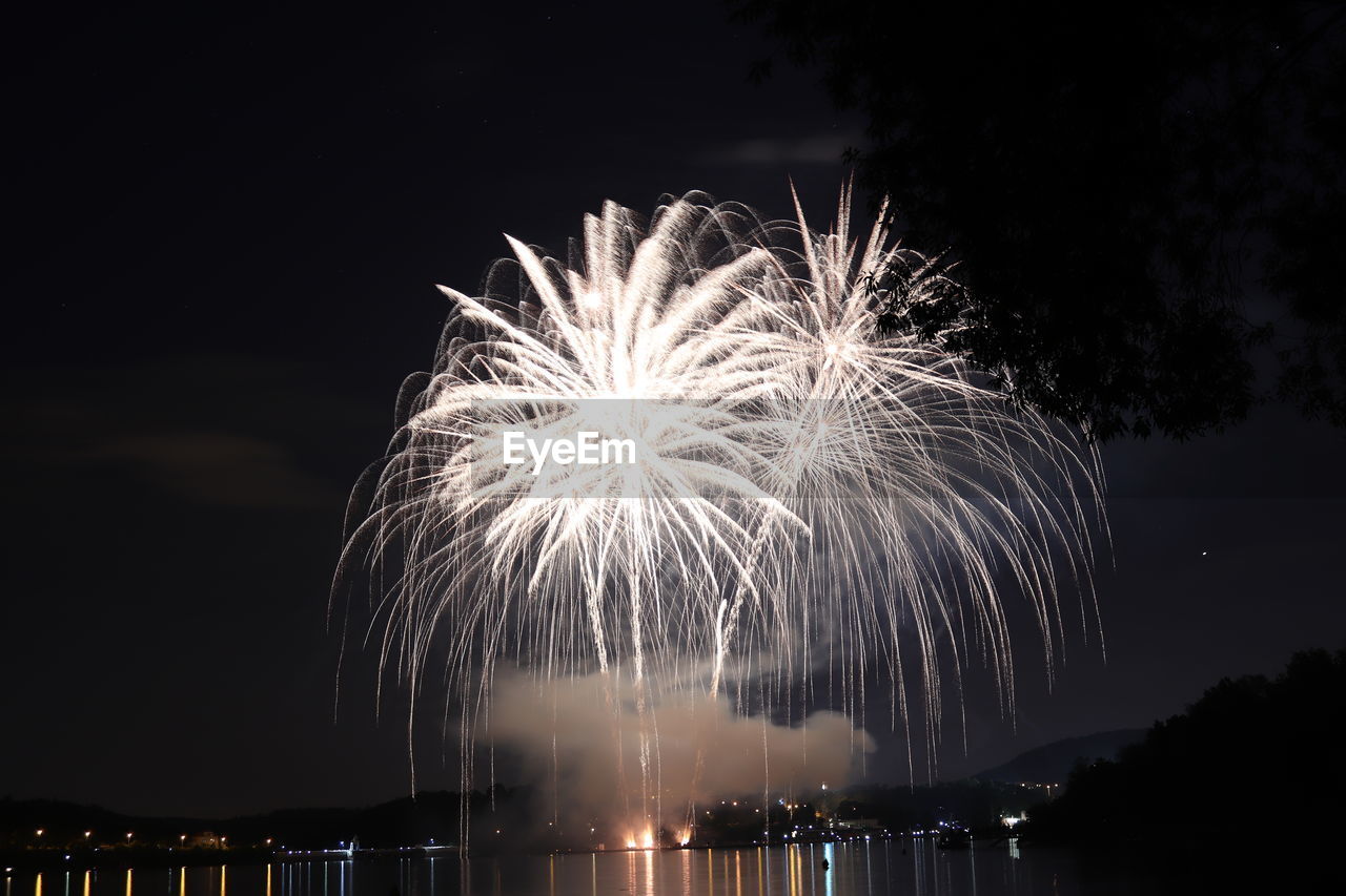 FIREWORKS IN SKY AT NIGHT