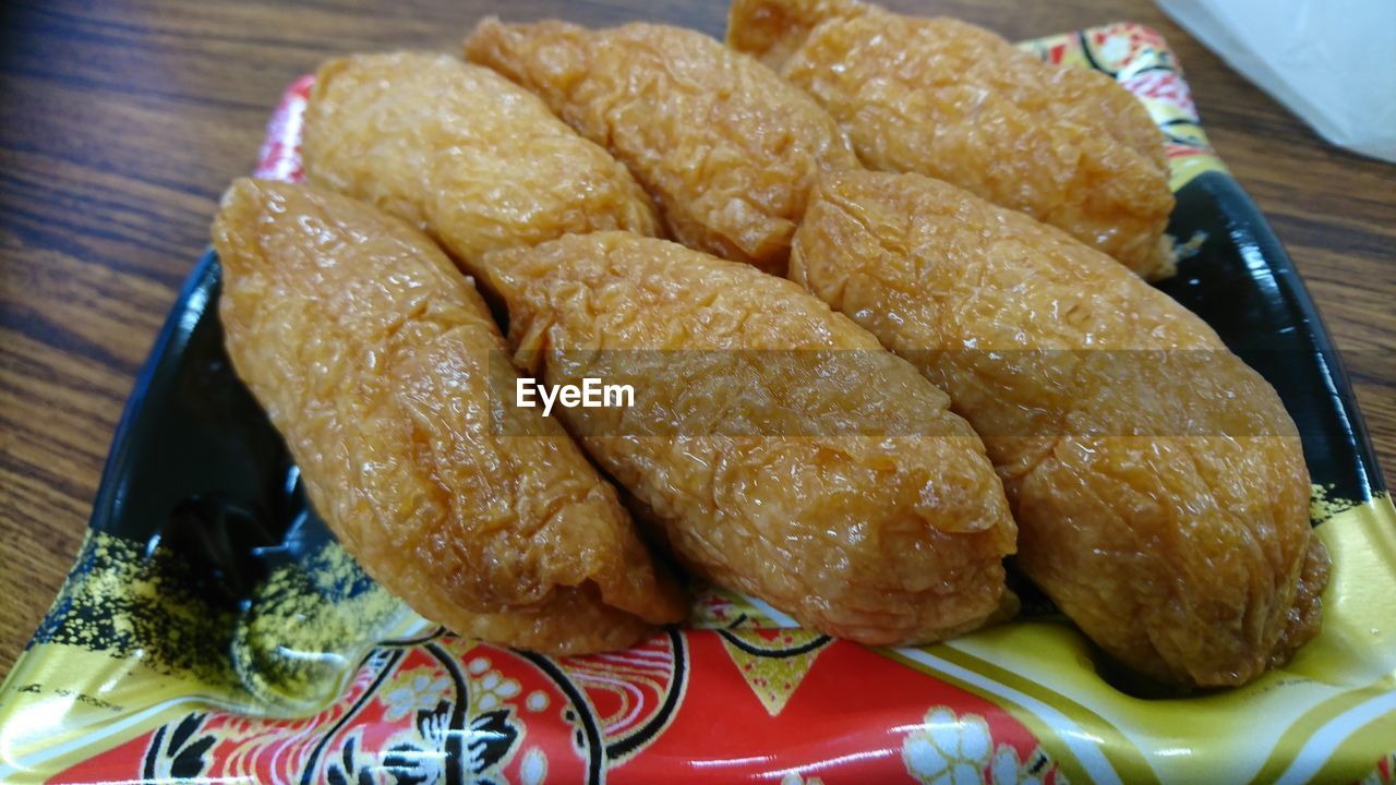 HIGH ANGLE VIEW OF MEAL ON TABLE